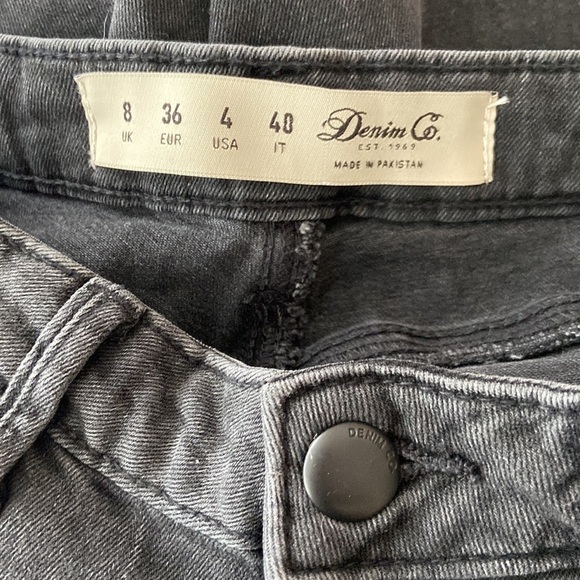 DISTRESSED Black Jeans by DENIM Co. - Picture 11 of 11